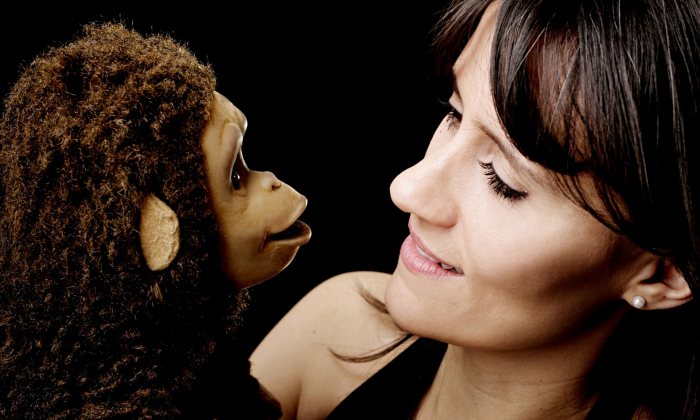 Nina_Conti_with_Monkey_wh_009_fa196c747a8f.jpg